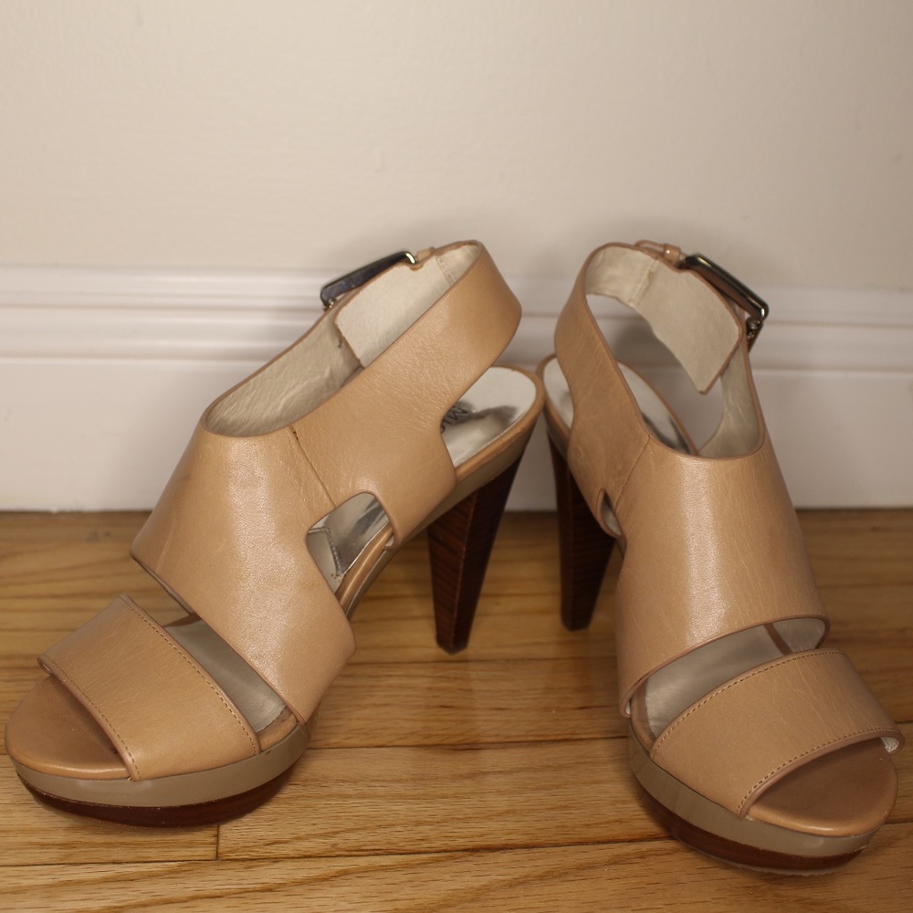 Michael Kors Tan Leather Pumps - Size 8